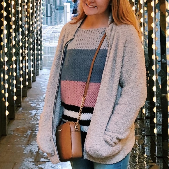 Marshall’s sweater - Picture 2 of 2